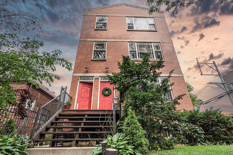 7223 N Oakley Ave unit 1E, Chicago, IL 60645 - photo 1