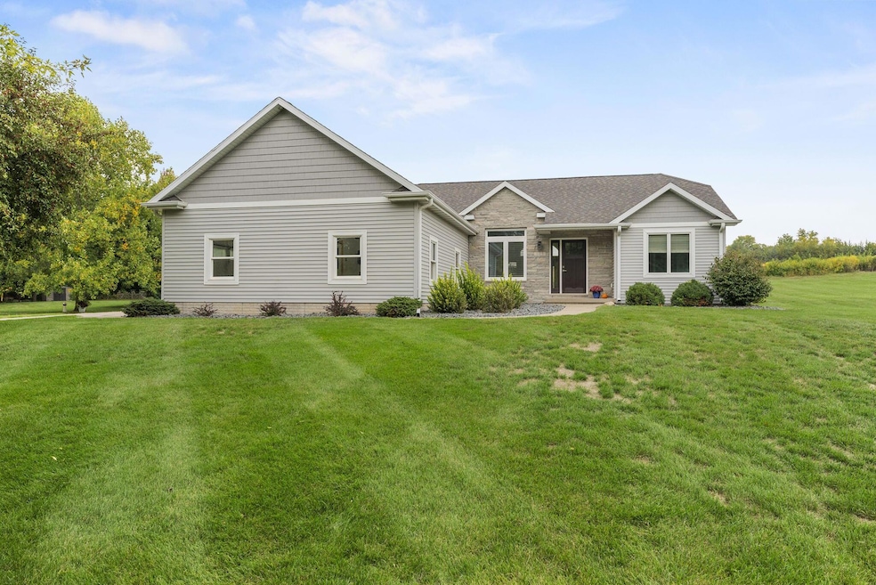 2231 Hickory Hills