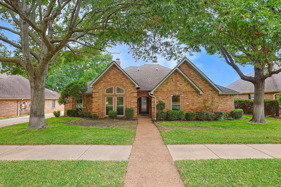 3713 Westview Dr, Bedford, TX 76021 - photo 1