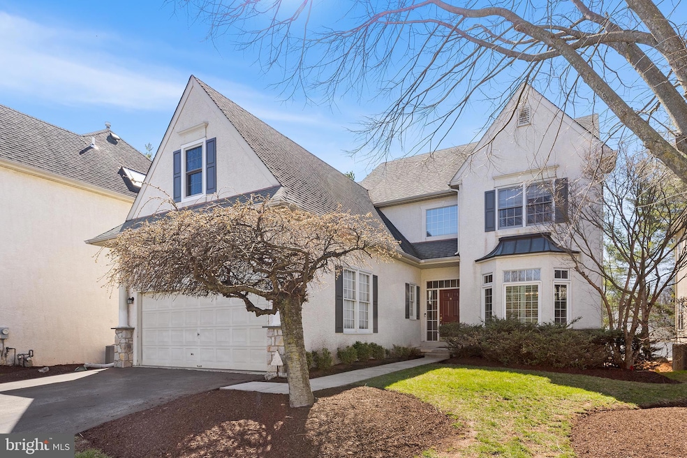 8 Riders Run, Newtown Square, PA 19073 - photo 1