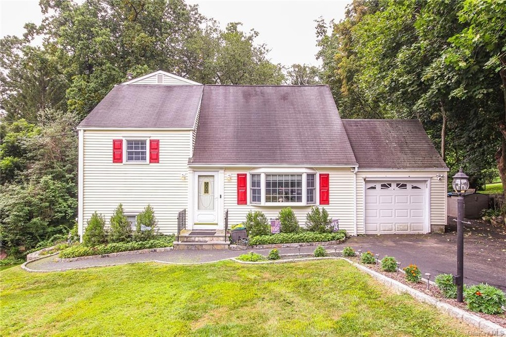 1423 Ivy Rd, Mohegan Lake, NY 10547 - photo 1