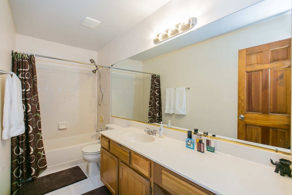 1381 Glacier Pkwy, Algonquin, IL 60102 - photo 1