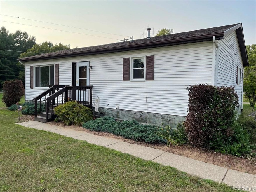 9154 Frances Rd, Flushing, MI 48433 - photo 1