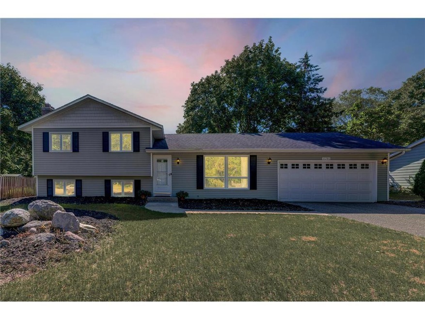 10286 Pilgrim Lane N - Front Exterior