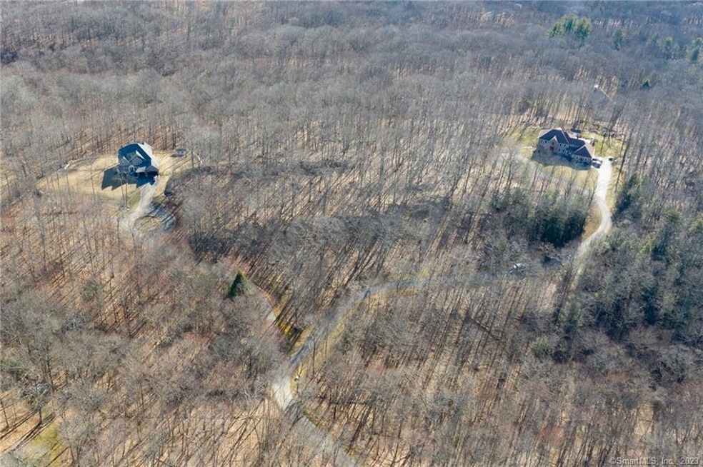 136 Quanopaug Trail, Woodbury, CT 06798 - photo 1