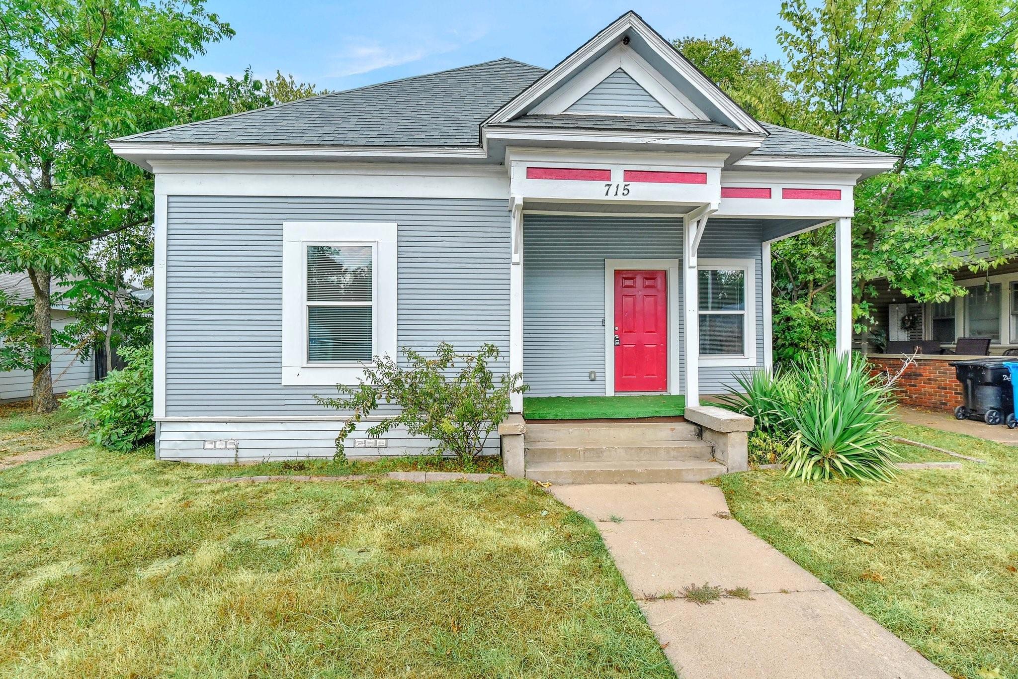 715 W Texas St, Denison, TX 75020 - photo 1