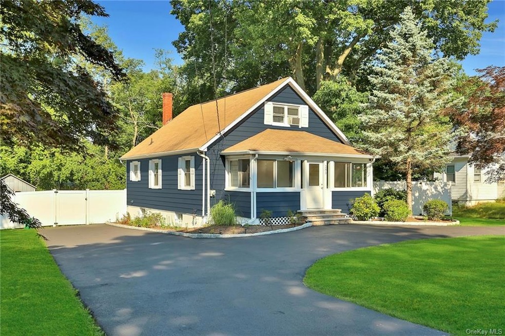 285 Old Haverstraw Rd, Congers, NY 10920 - photo 1