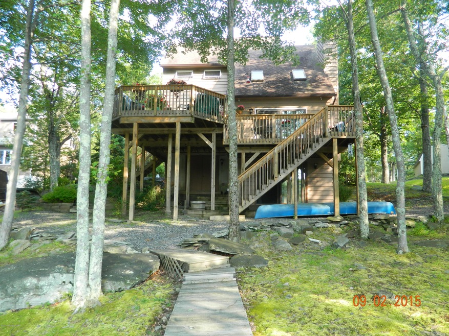 111 Mockingbird Ct, Bushkill, PA 18324 - photo 1