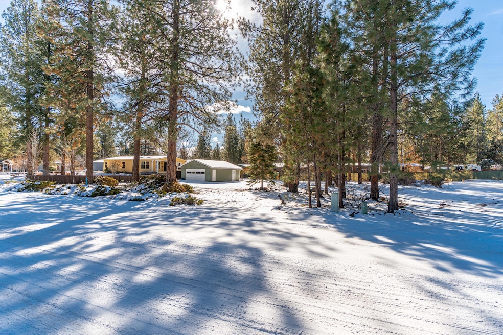 19803 Mahogany St, Bend, OR 97702 - photo 1