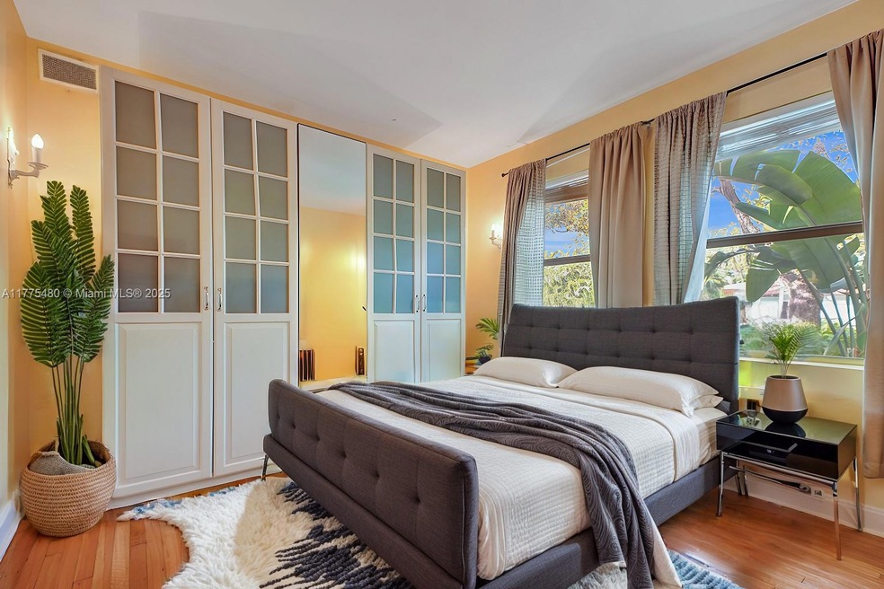 421 Grand Concourse unit 1, Miami Shores, FL 33138 - photo 1