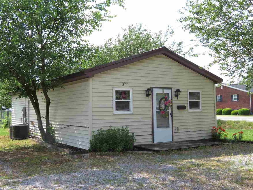 515 N Polk St, Fort Branch, IN 47648 - photo 1