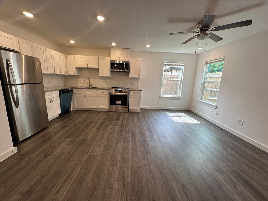 9241 Seeker St unit B, Houston, TX 77028 - photo 1