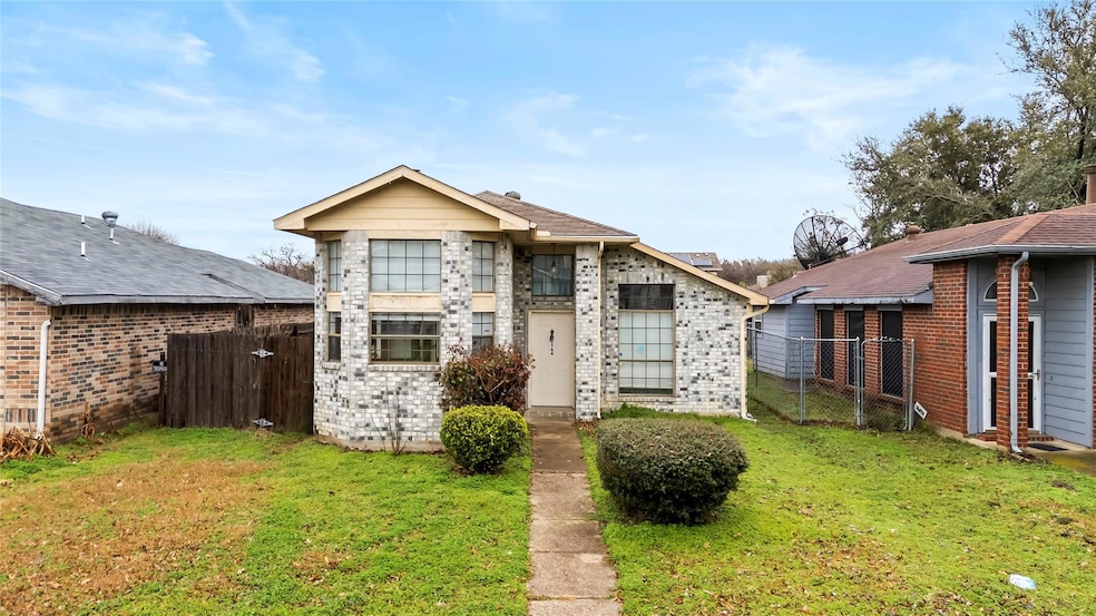 Welcome to the perfect starter home with 3 beds an
