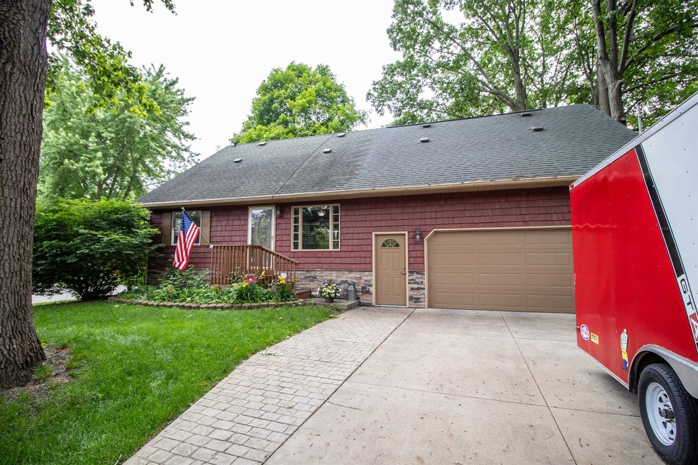 5251 Roberts Dr, Flint, MI 48506 - photo 1