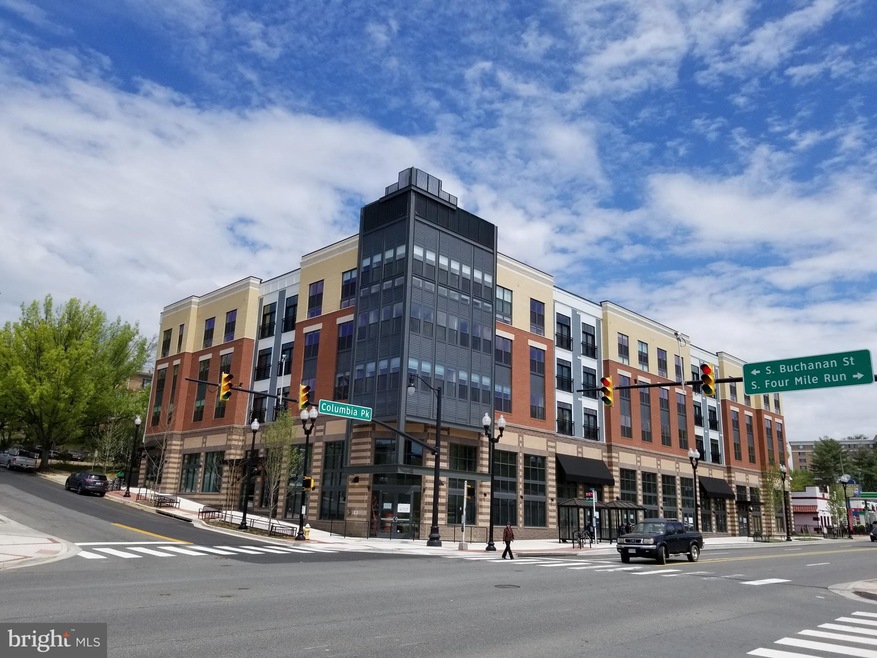 Trafalgar Flats unit 325, Arlington, VA 22204 - photo 1