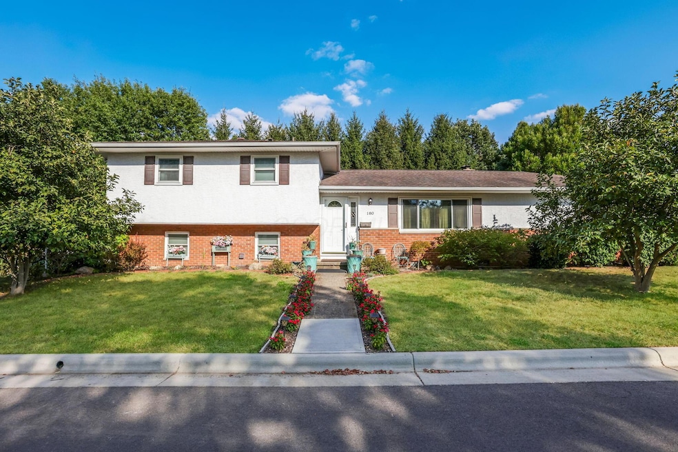 Under Contract $324,900