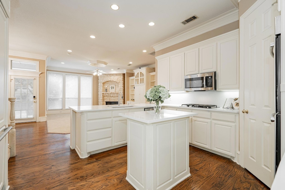 911 Independence Pkwy, Southlake, TX 76092 - photo 1