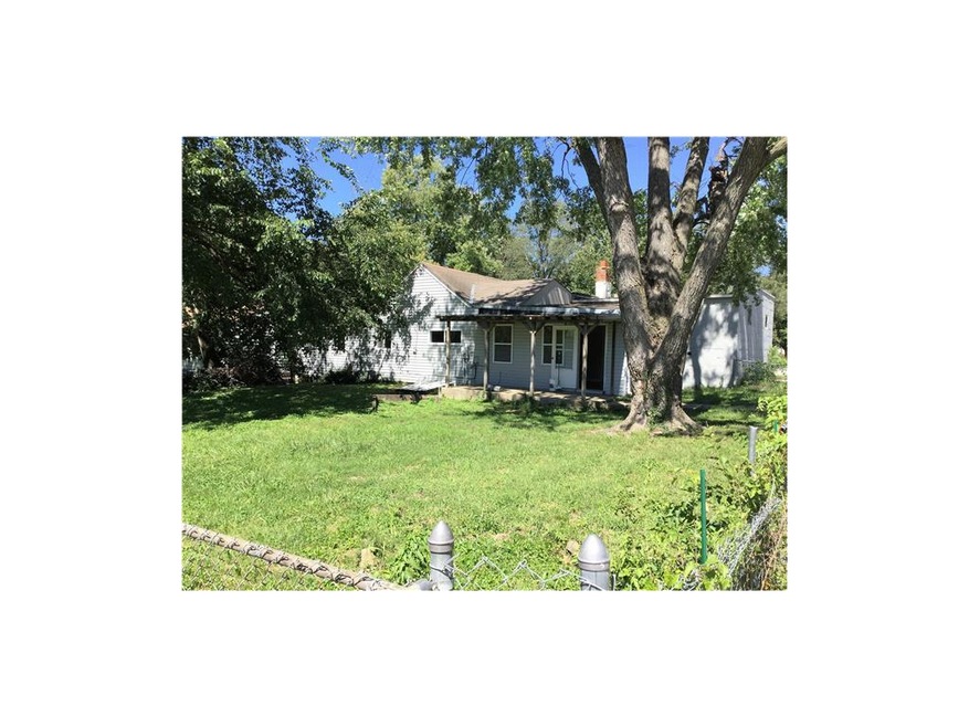 Unit 2 - fenced yard