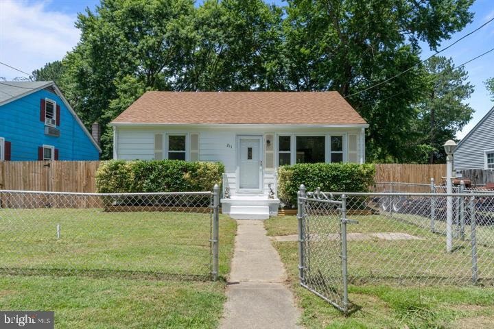 211 Locust Ave, Colonial Beach, VA 22443 - photo 1