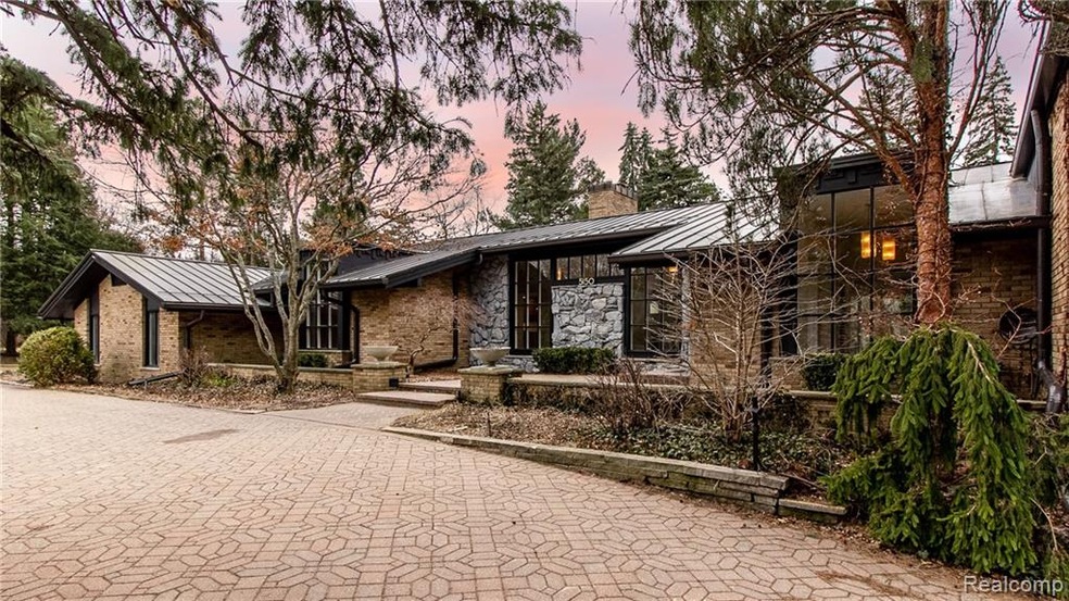 5150 Winlane Dr, Bloomfield Hills, MI 48302 - photo 1