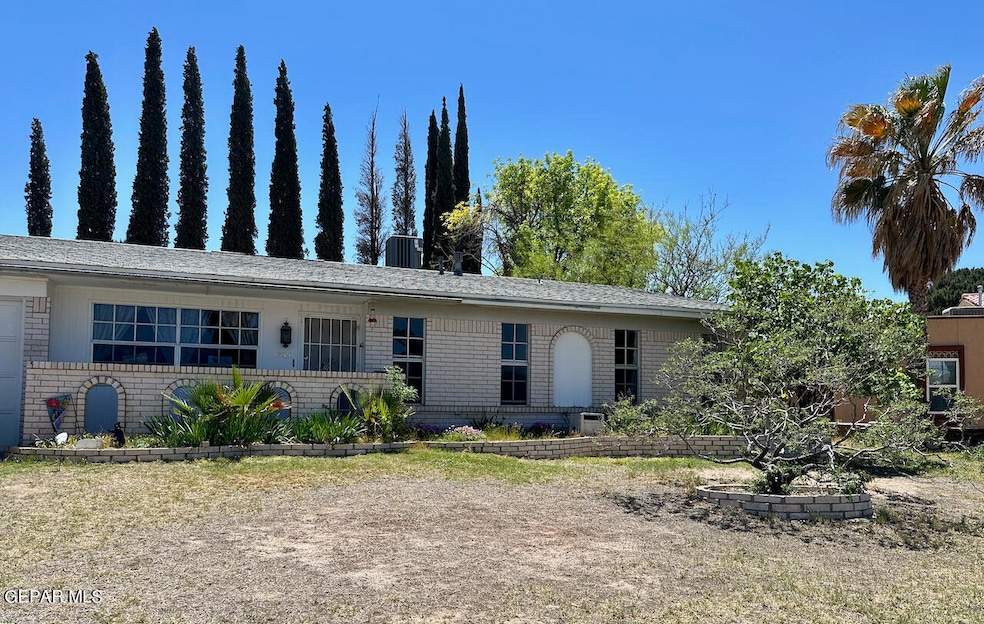 1905 Crow Dr, El Paso, TX 79935 - photo 1