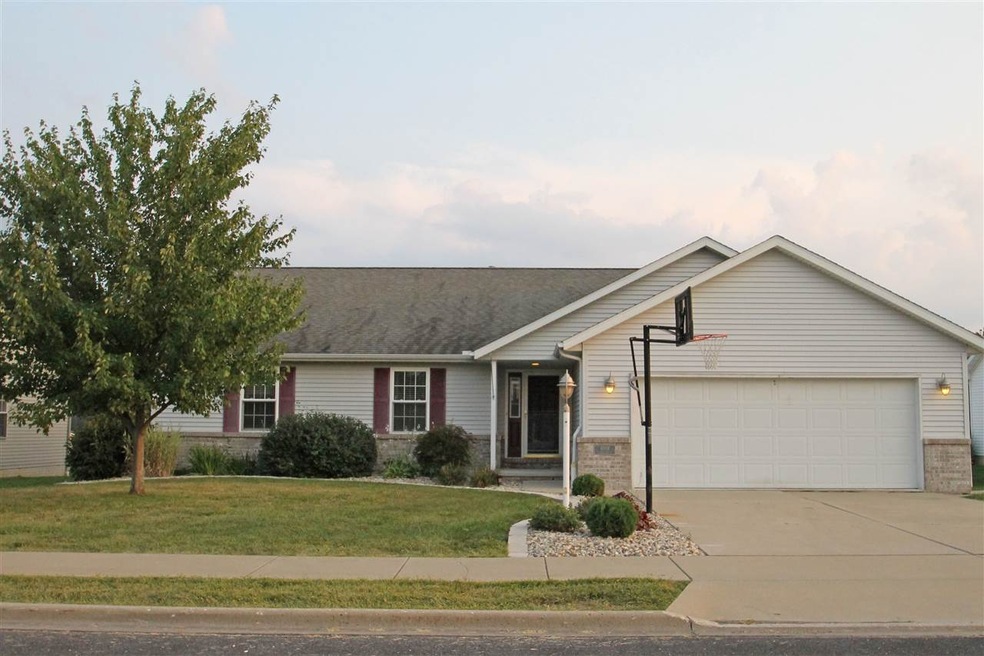 6008 W Charleston Ct, Peoria, IL 61607 - photo 1