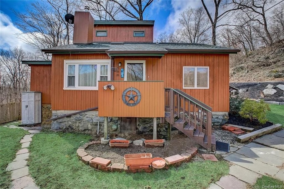 3 Shawnee Rd, Putnam Valley, NY 10579 - photo 1