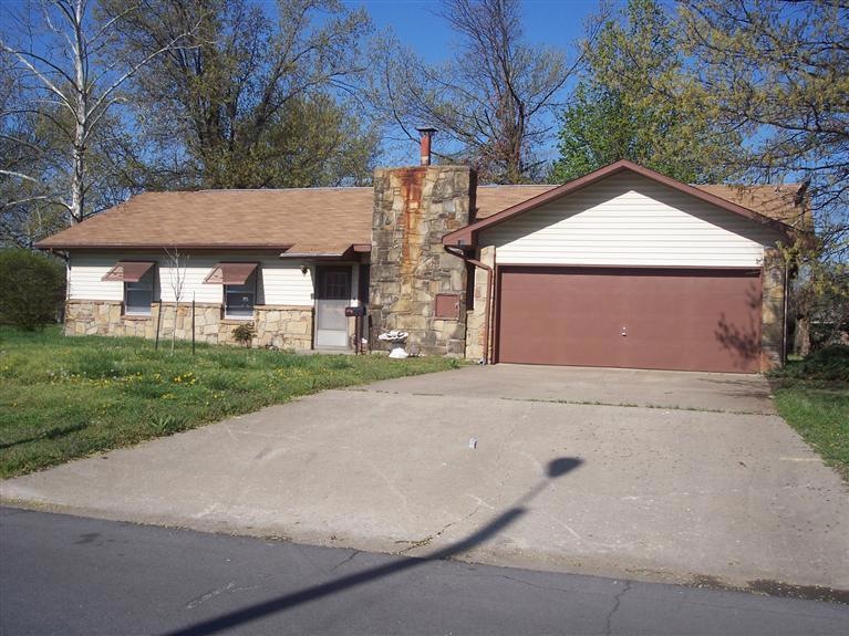 120 Kay Ln, Parsons, KS 67357 - photo 1