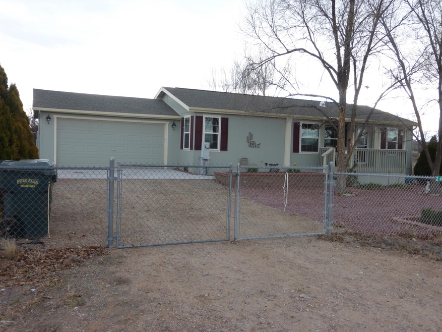 24345 N Cleveland St, Paulden, AZ 86334 - photo 1