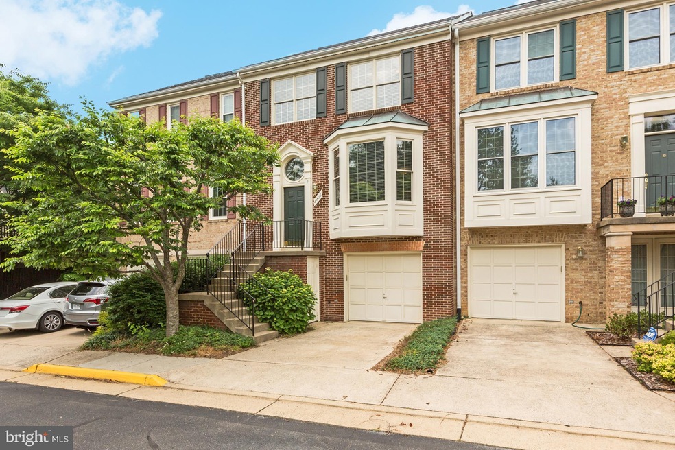 2206 Stefan Dr, Dunn Loring, VA 22027 - photo 1