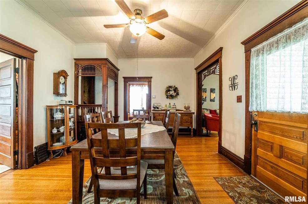 514 Wyatt Ave, Lincoln, IL 62656 - photo 1