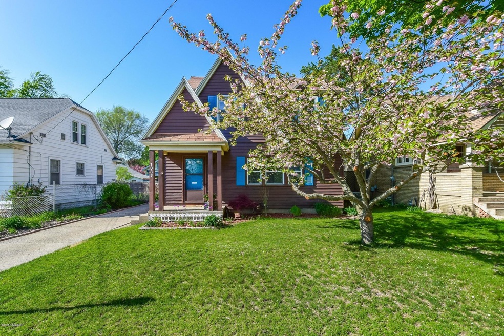 001-Front_View-5744347-medium