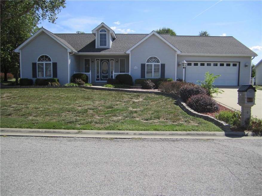 703 Mary Ann Ct, Freeburg, IL 62243 - photo 1