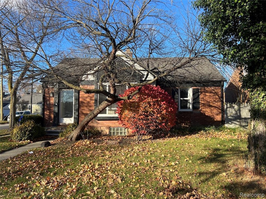 1678 Taunton Rd, Birmingham, MI 48009 - photo 1