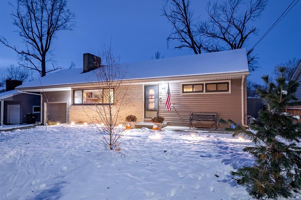 2854 Seely Ave SE, Cedar Rapids, IA 52403 - photo 1