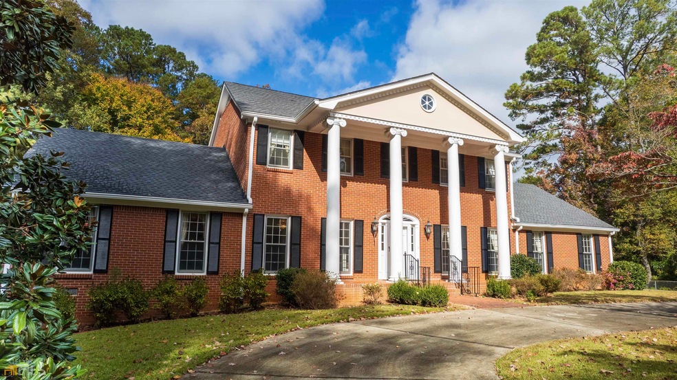 5626 Rosser Rd, Stone Mountain, GA 30087 - photo 1