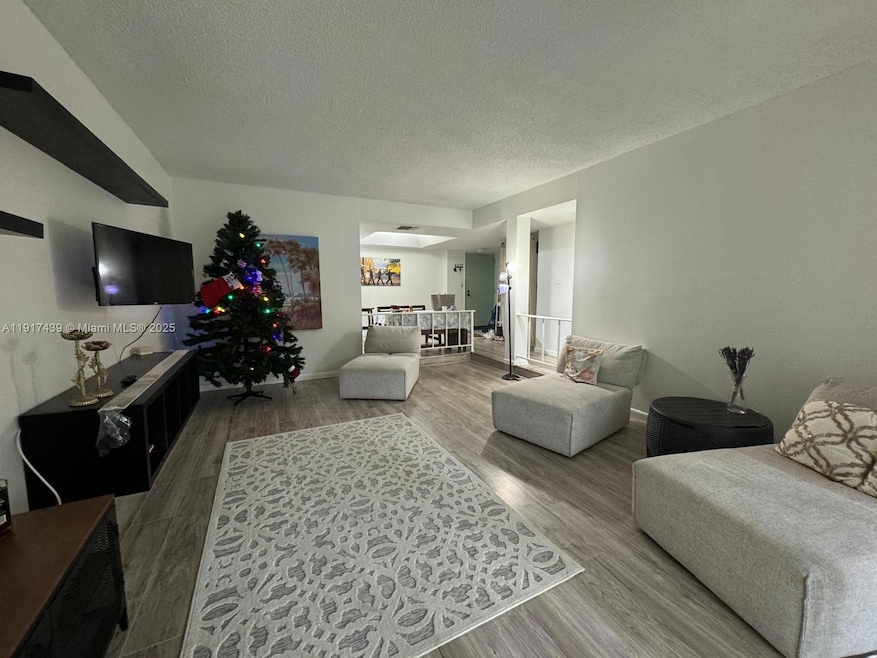 3730 Inverrary Dr unit 3U, Lauderhill, FL 33319 - photo 1