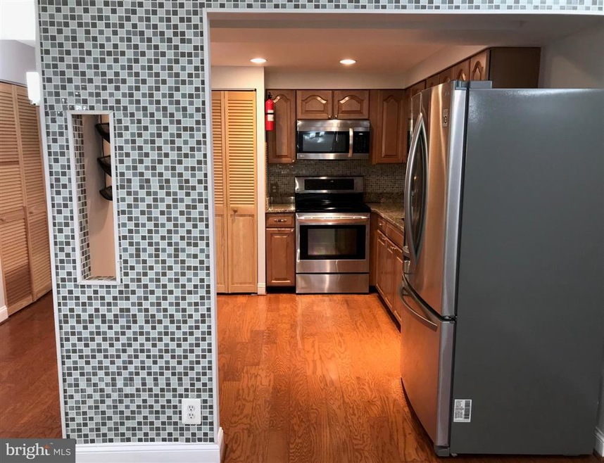 7661 Provincial Dr unit 104, West McLean, VA 22102 - photo 1