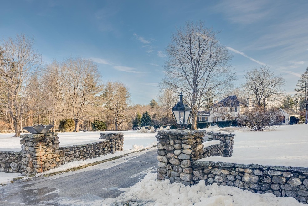 77 Horizon Dr, Bedford, NH 03110 - photo 1