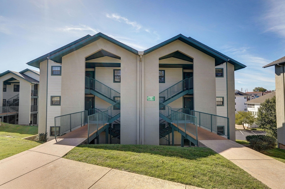 2700 Green Mountain Dr unit 2, Branson, MO 65616 - photo 1