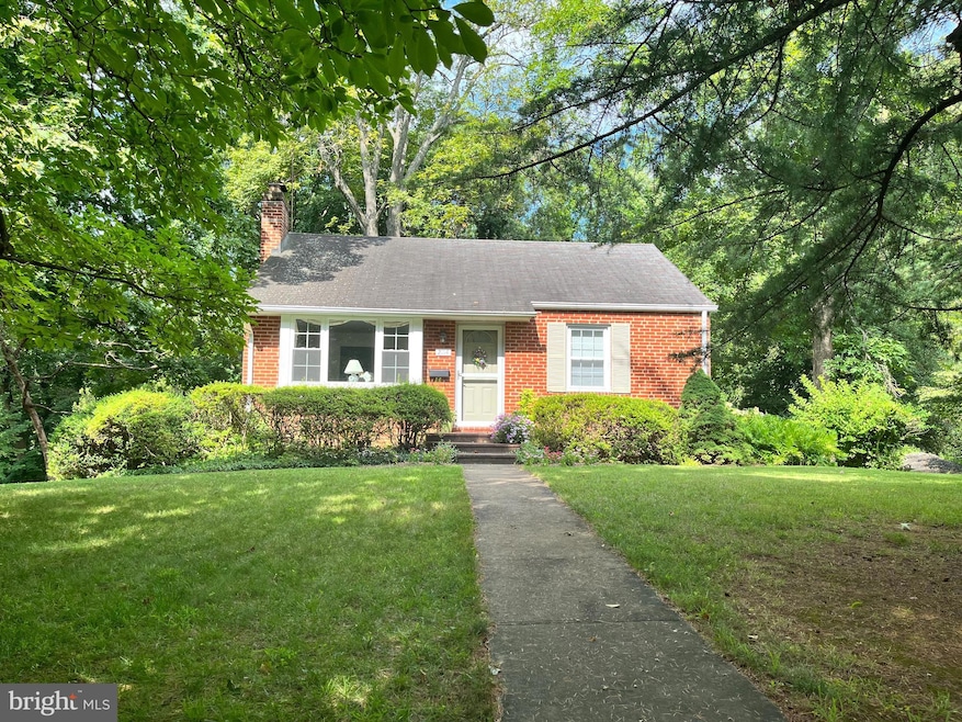 2114 Greenwich St, Falls Church, VA 22043 - photo 1