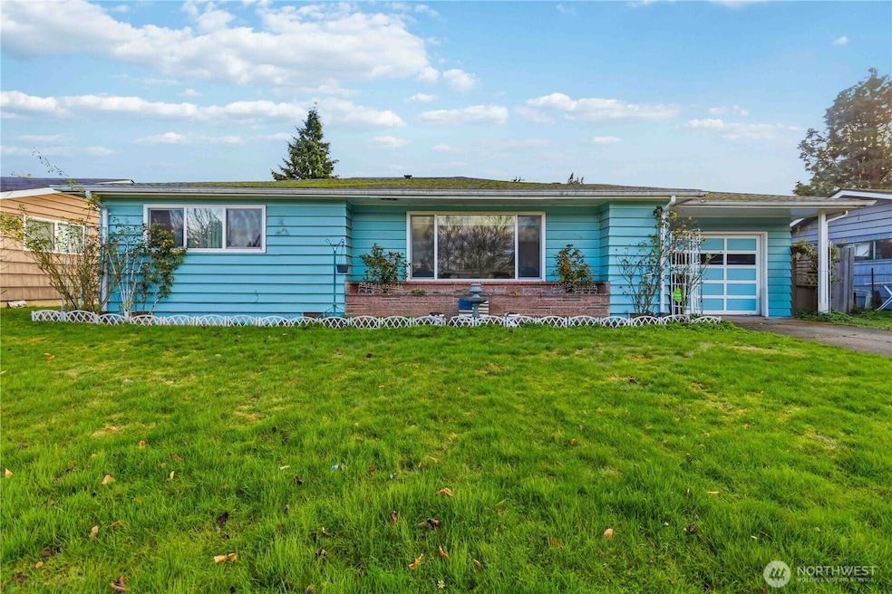 2947 Douglas St, Longview, WA 98632 - photo 1