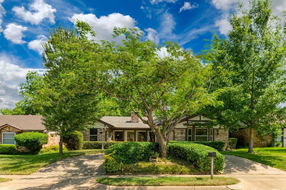 1104 Forest Ridge Dr, Bedford, TX 76022 - photo 1