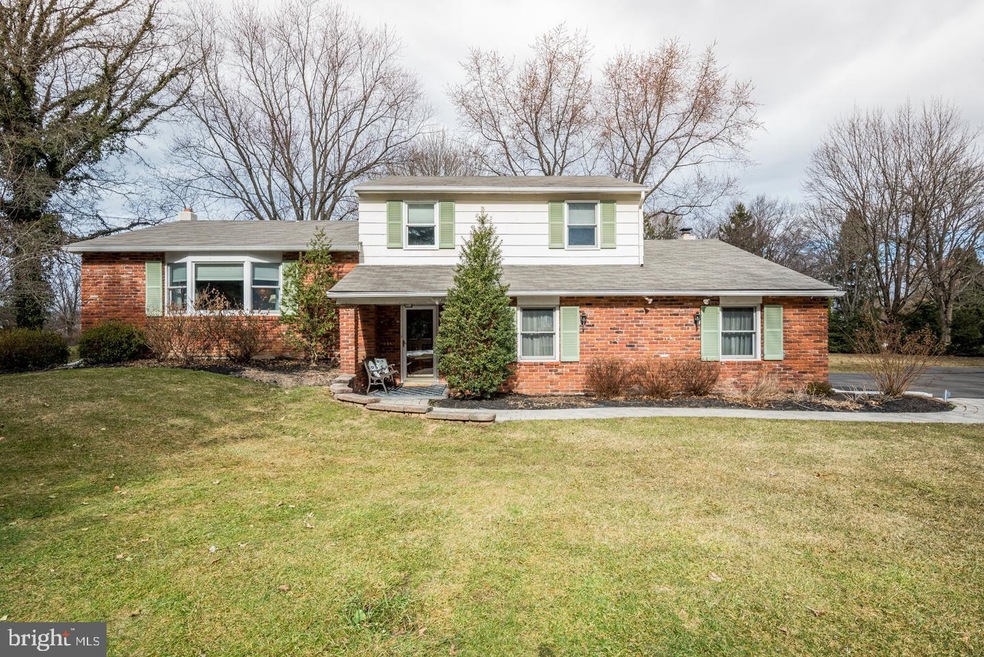 16 Northwoods Ln, Doylestown, PA 18901 - photo 1