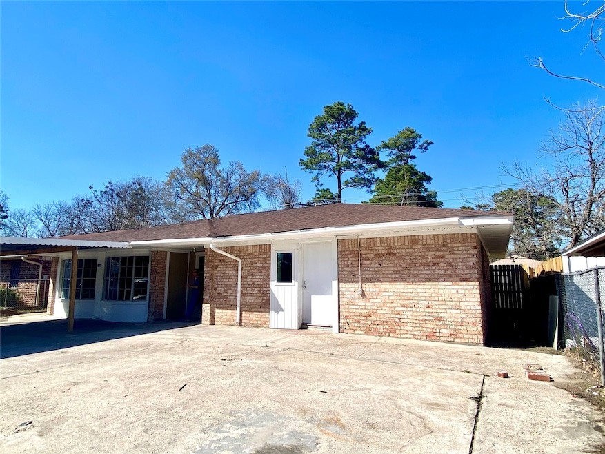 7445 Gleason Rd, Houston, TX 77016 - photo 1