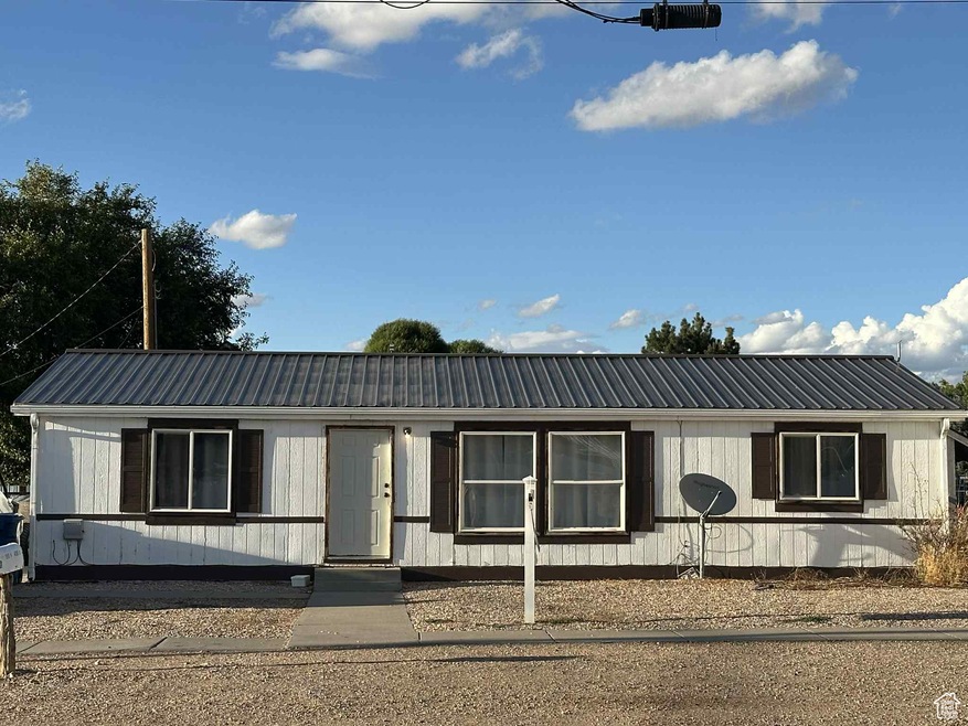 190 W 400 St S, Fillmore, UT 84631 - photo 1