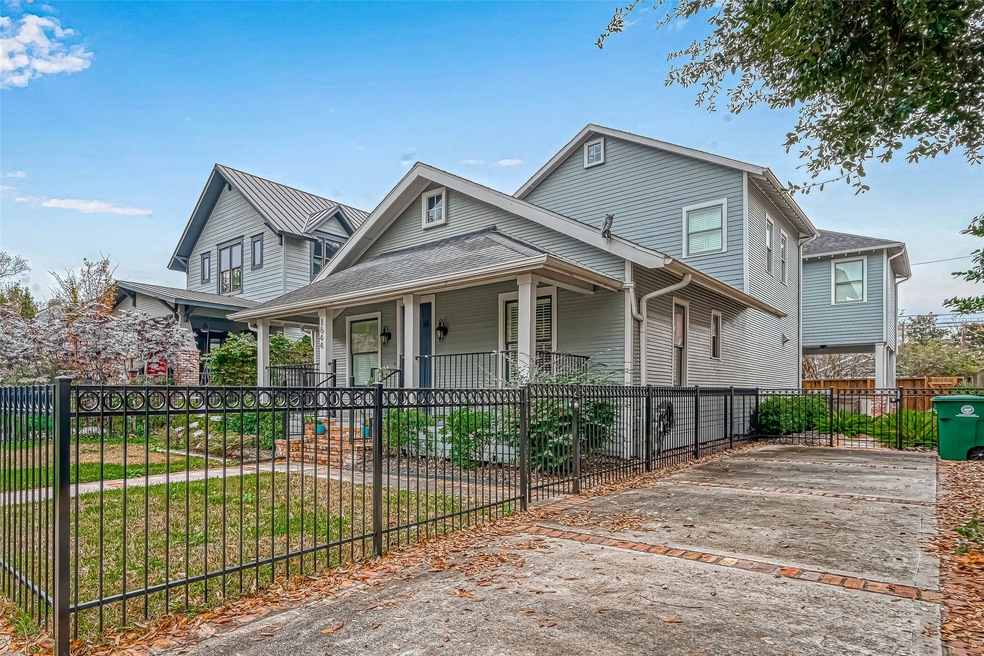 1644 Columbia St, Houston, TX 77008 - photo 1