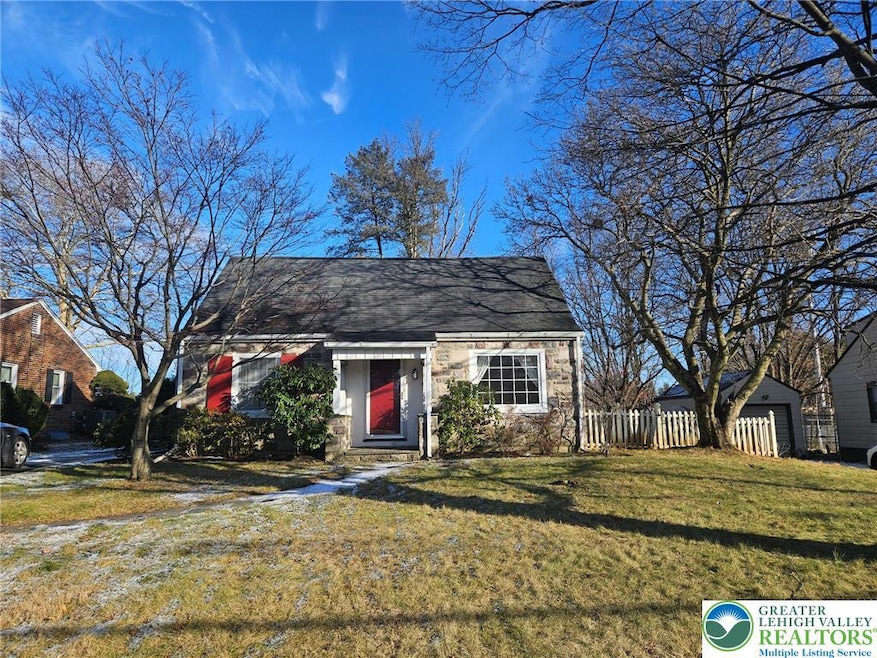 2218 Center St, Bethlehem, PA 18017 - photo 1