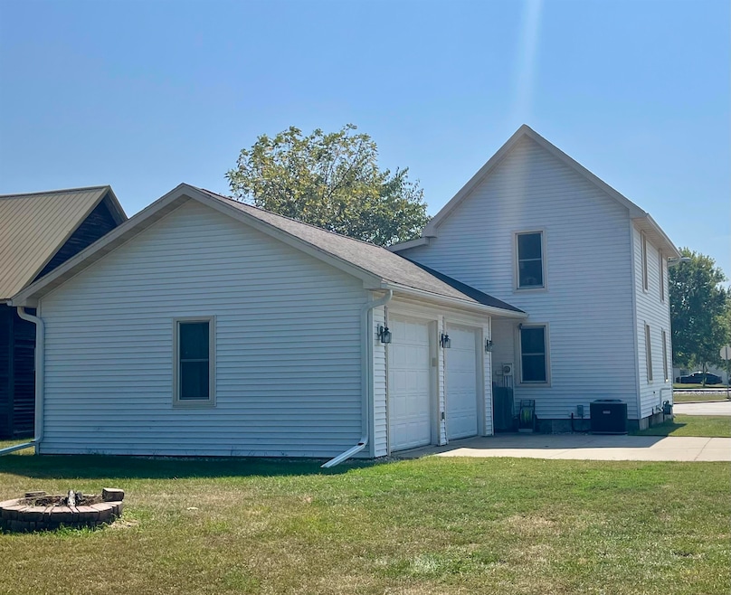 326 W Front St, Muscoda, WI 53573 - photo 1