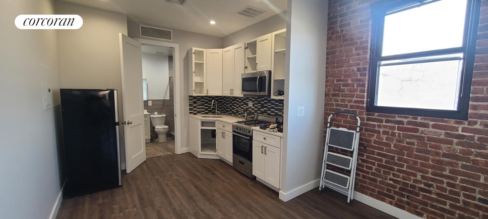 354 Arlington Ave unit 3F, East New York, NY 11208 - photo 1